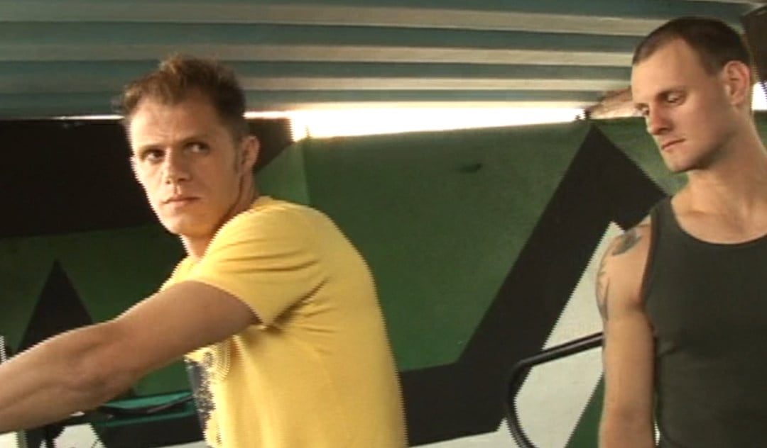 Vidéo gay - Un hétéro à la salle de sport